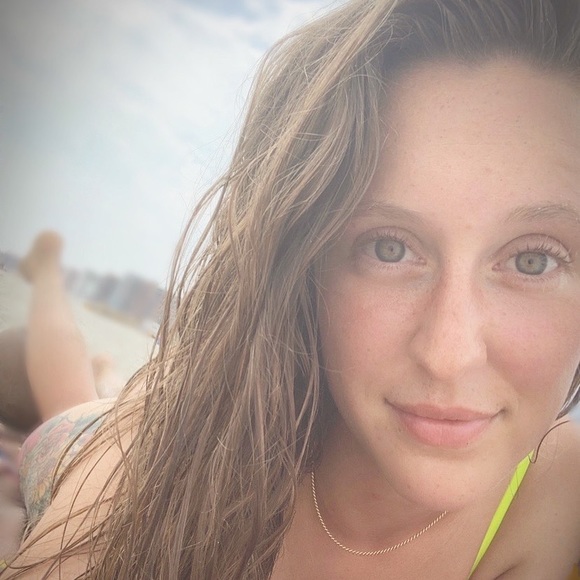 Meet your Posher, Claire - Picture 1 of 9